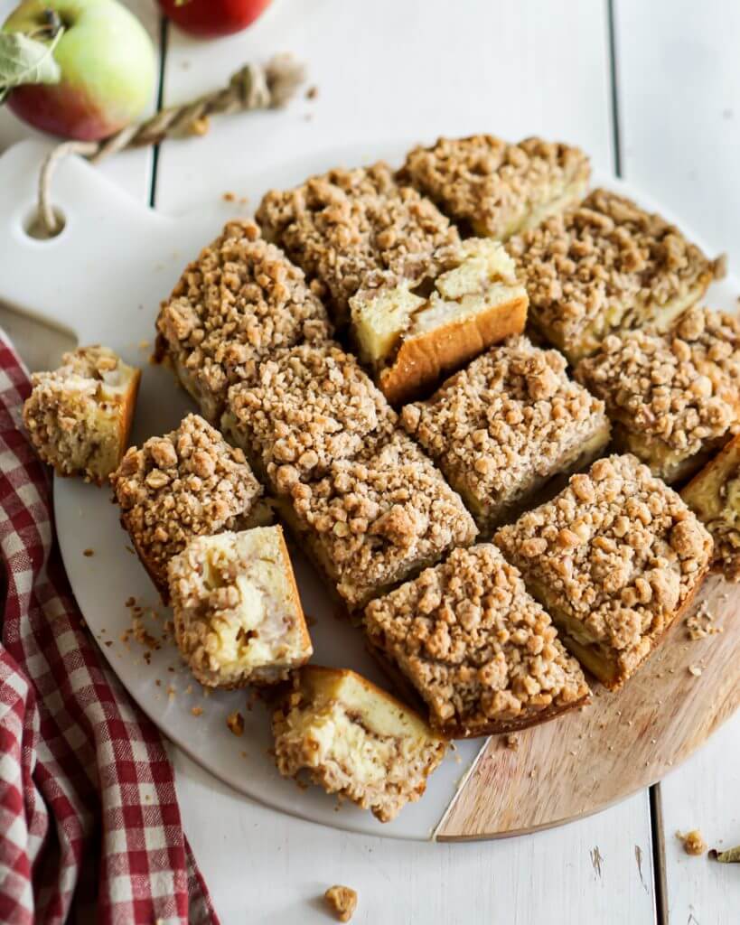 Apple Cinnamon Coffee Cake